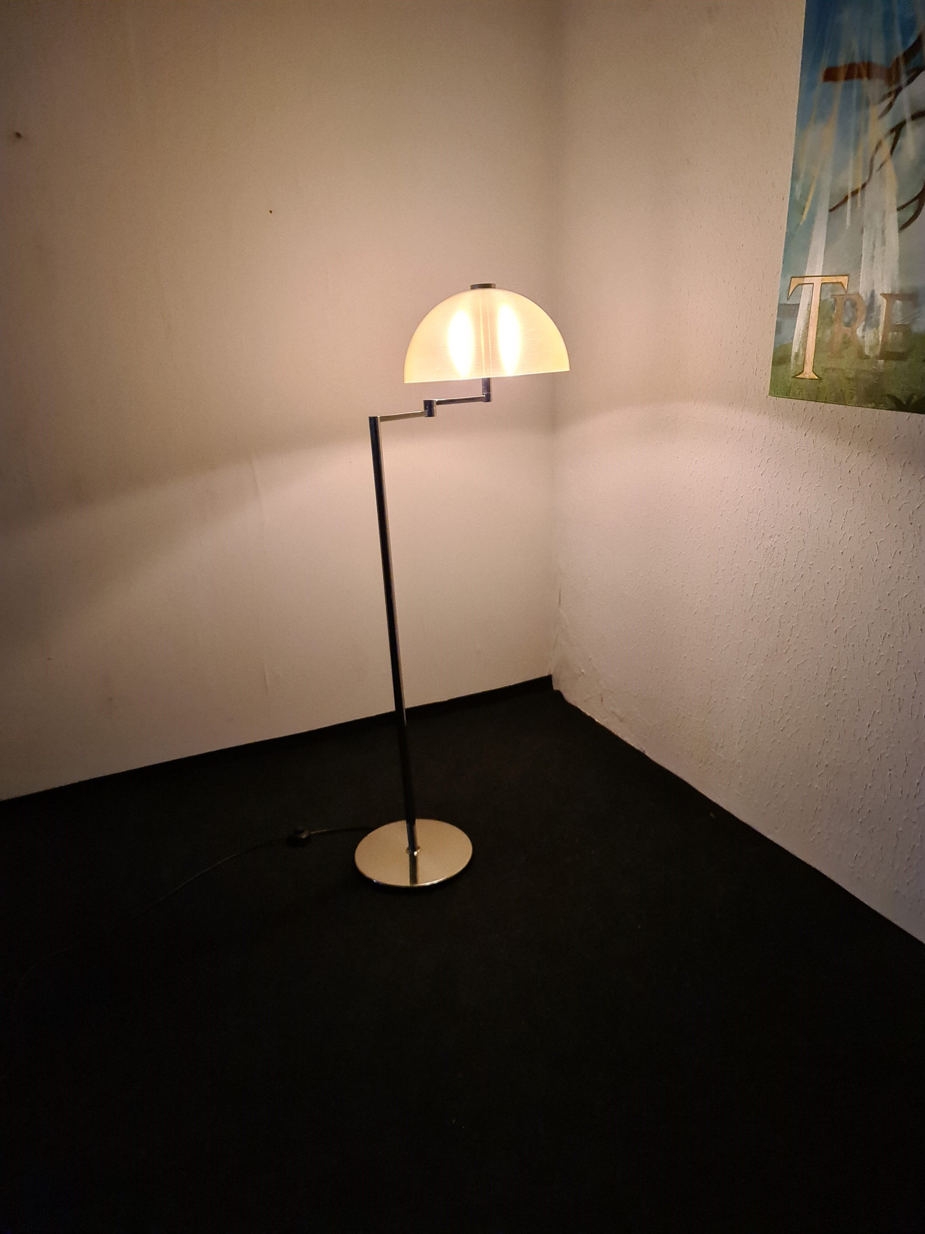 Vintage floor lamp in metal and synthetic resin