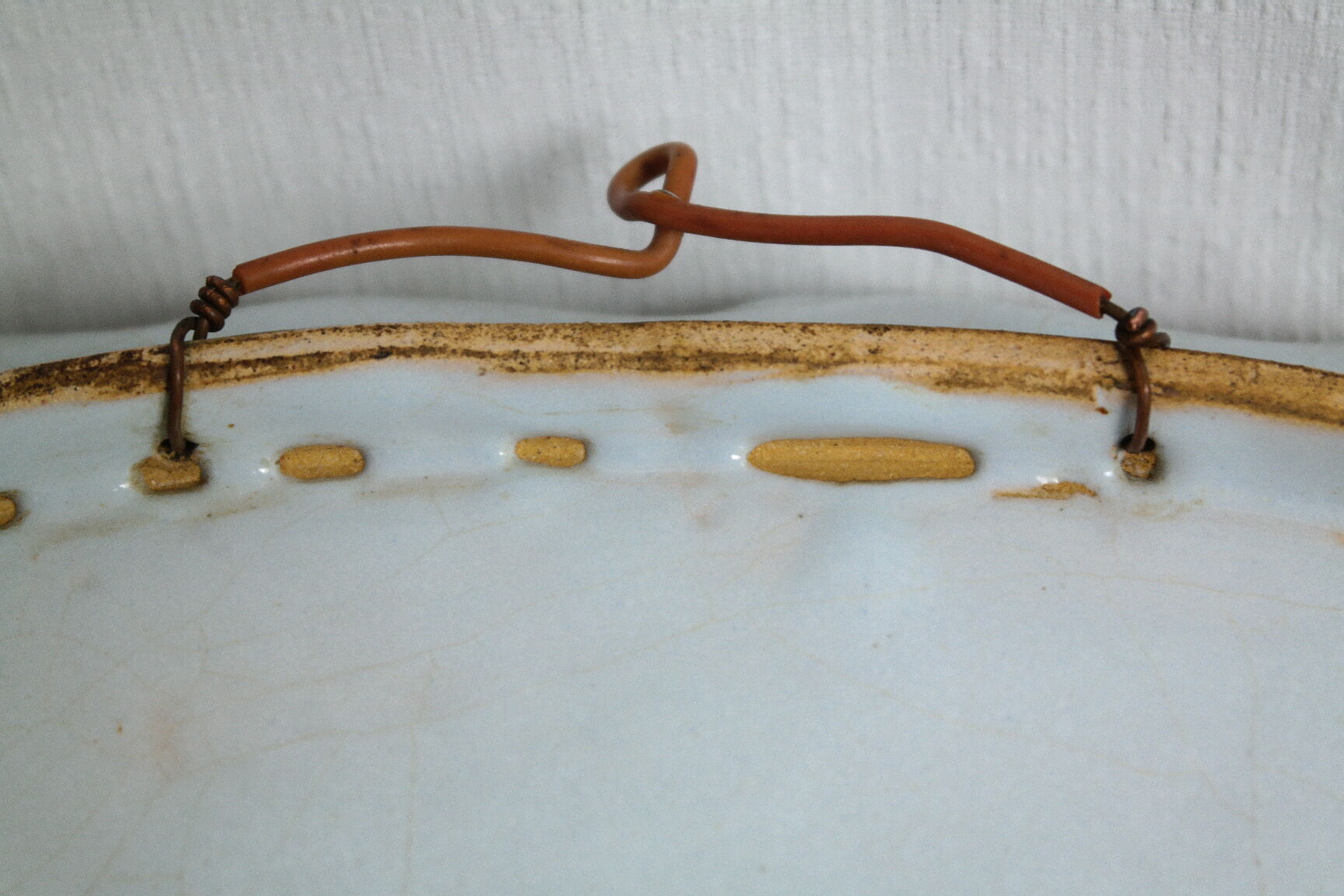 Flat earthenware of Rouen polychrome decoration cornucopia of plenty