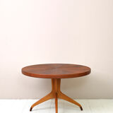 Scandinavian extending table by David Rosen
