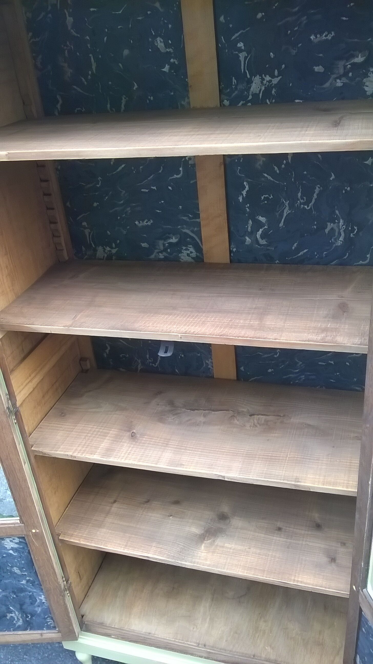 Parisian showcase cabinet 1930