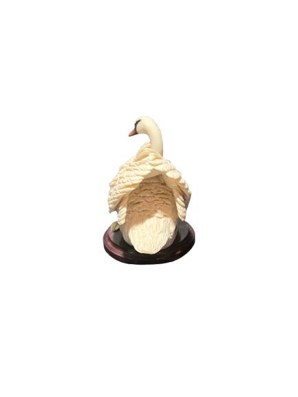 Set of two sculptures representing swans by Guiseppe Armani