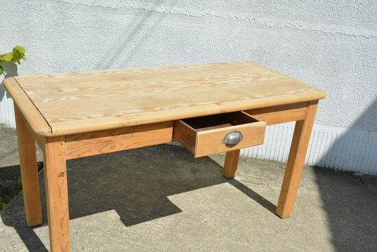 Farm table