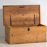 Antique storage trunk (c.1920)