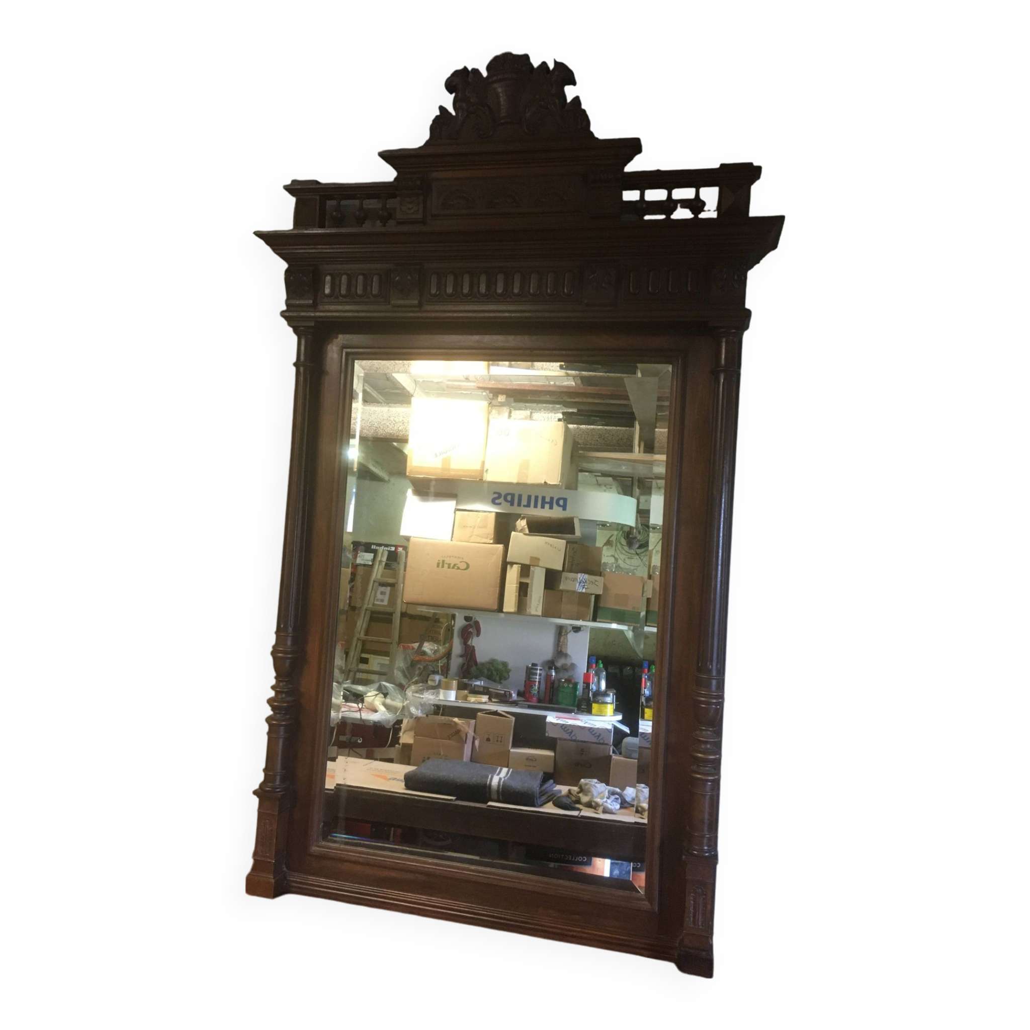 Miroir biseauté de style Henri ii en noyer