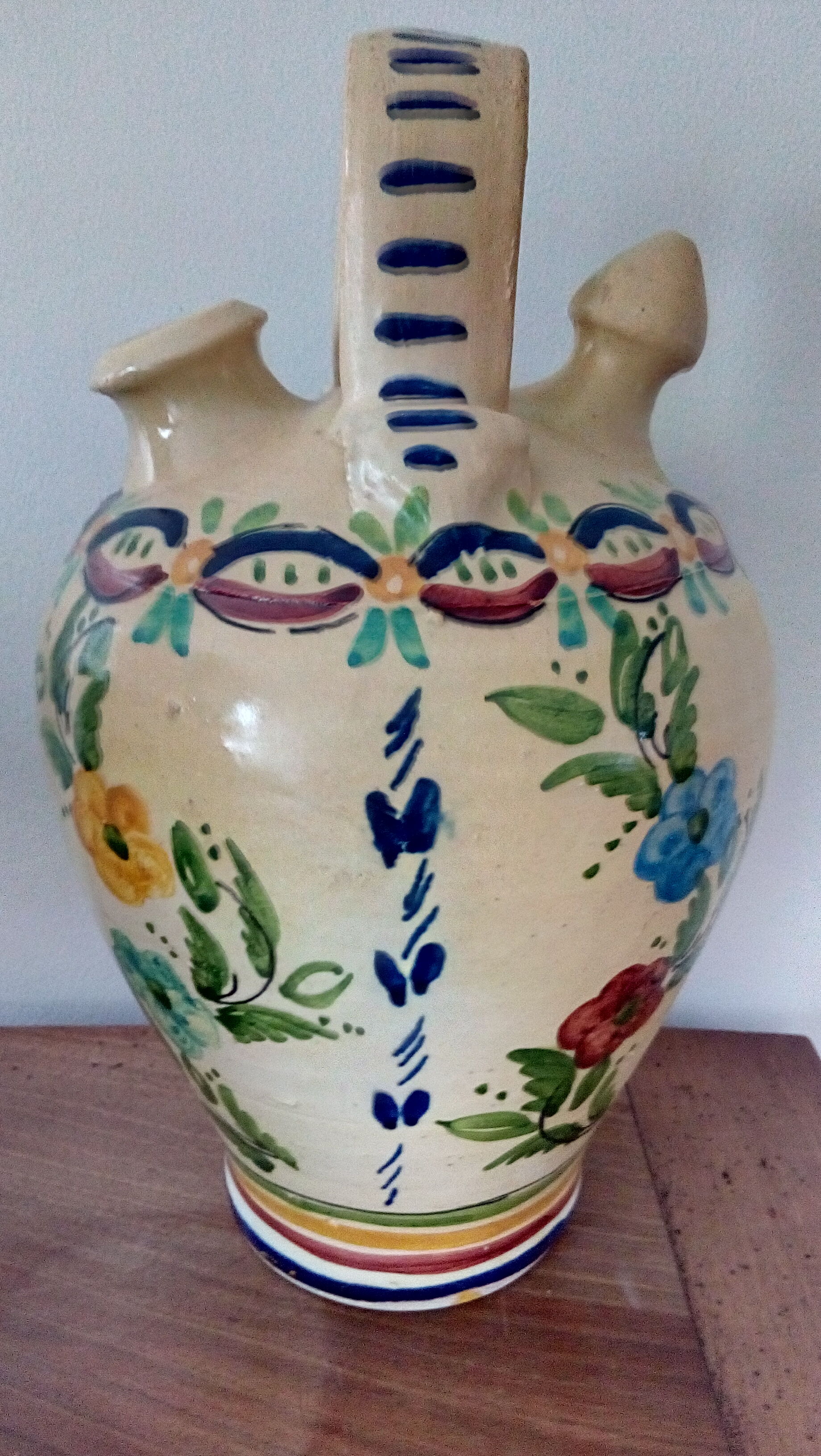 Flower jug gargoulette