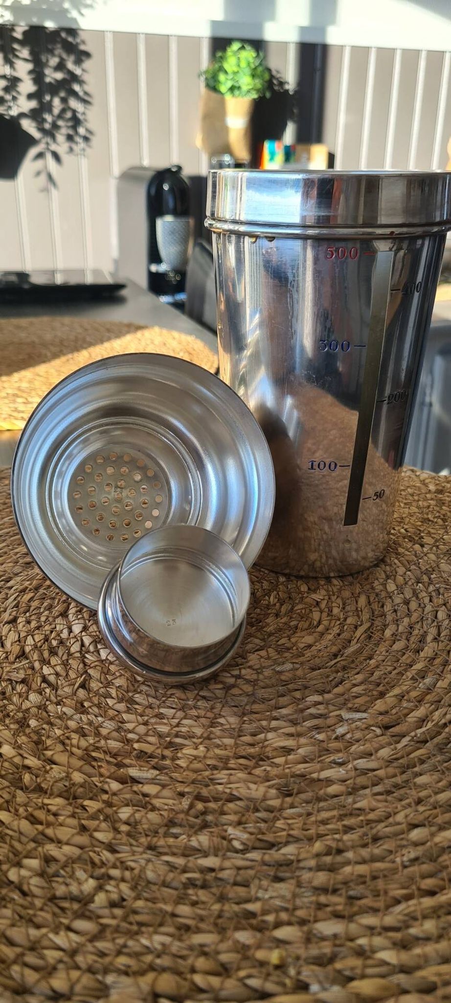 Art Deco Shaker (1939-1959) in silver-plated metal