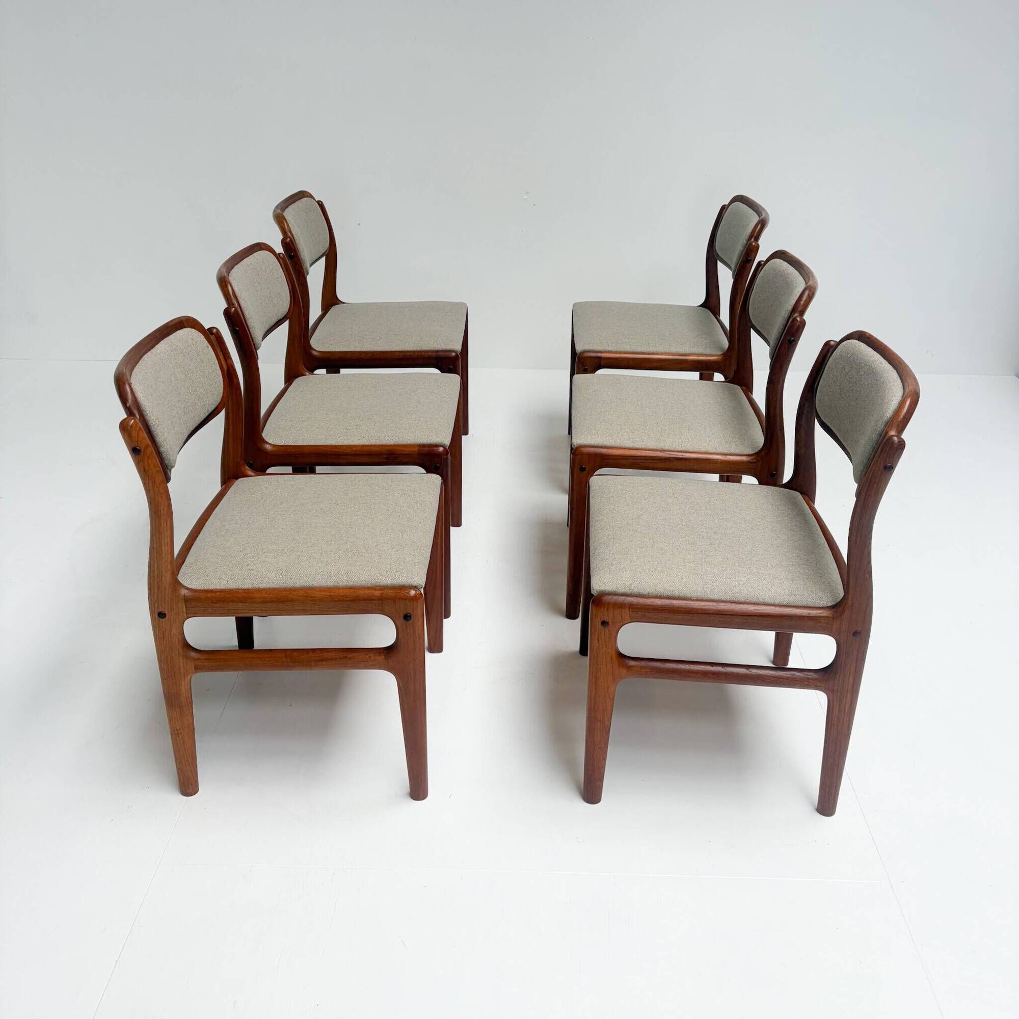 Set of 6 Danish design chairs by Johannes Andersen for Uldum, 1960s