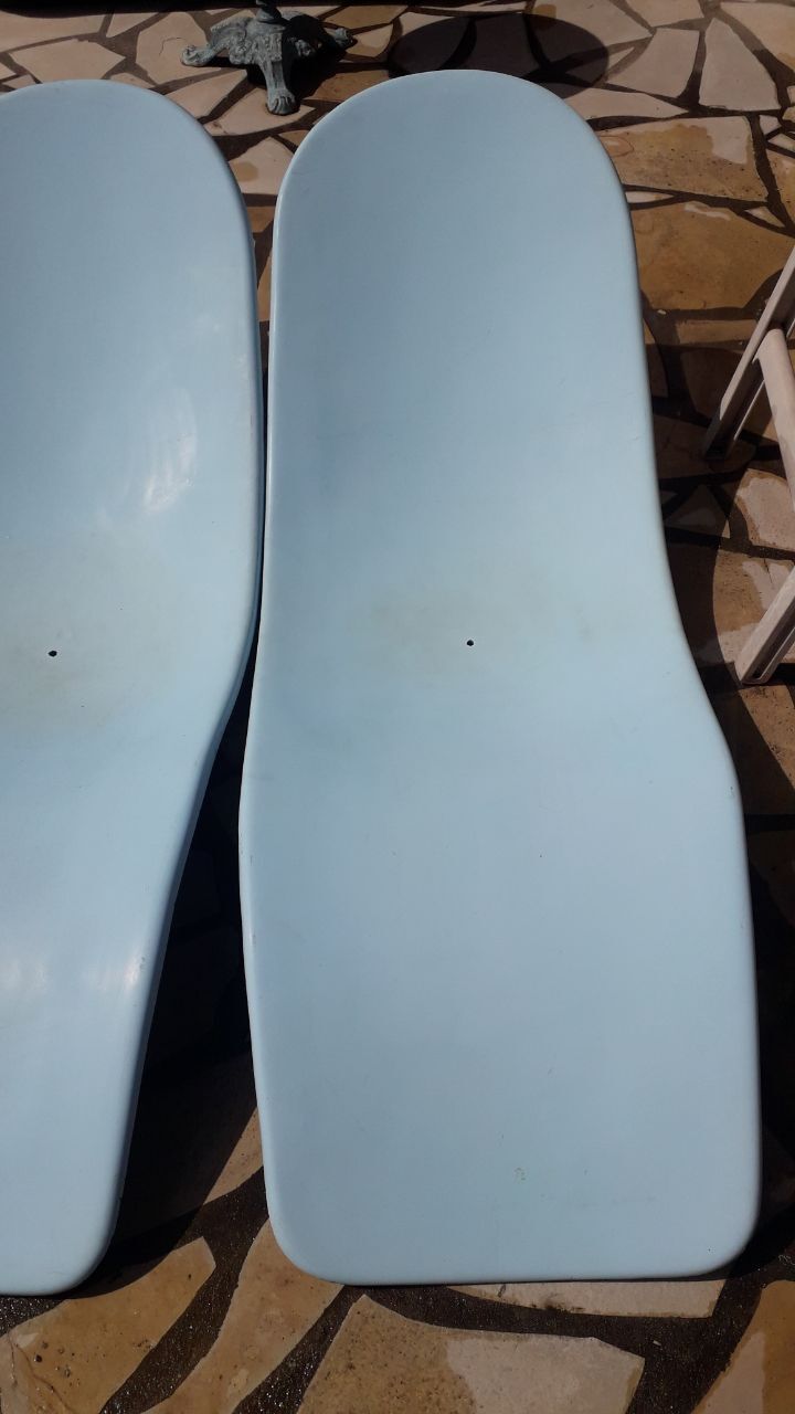 Pair of "sunbathing" pool deckchairs model Eurolax by Charles Zublena