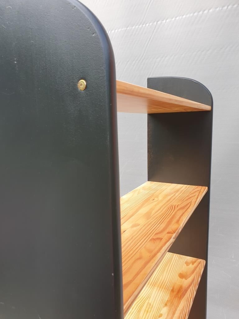 Black two-tone pine shelf