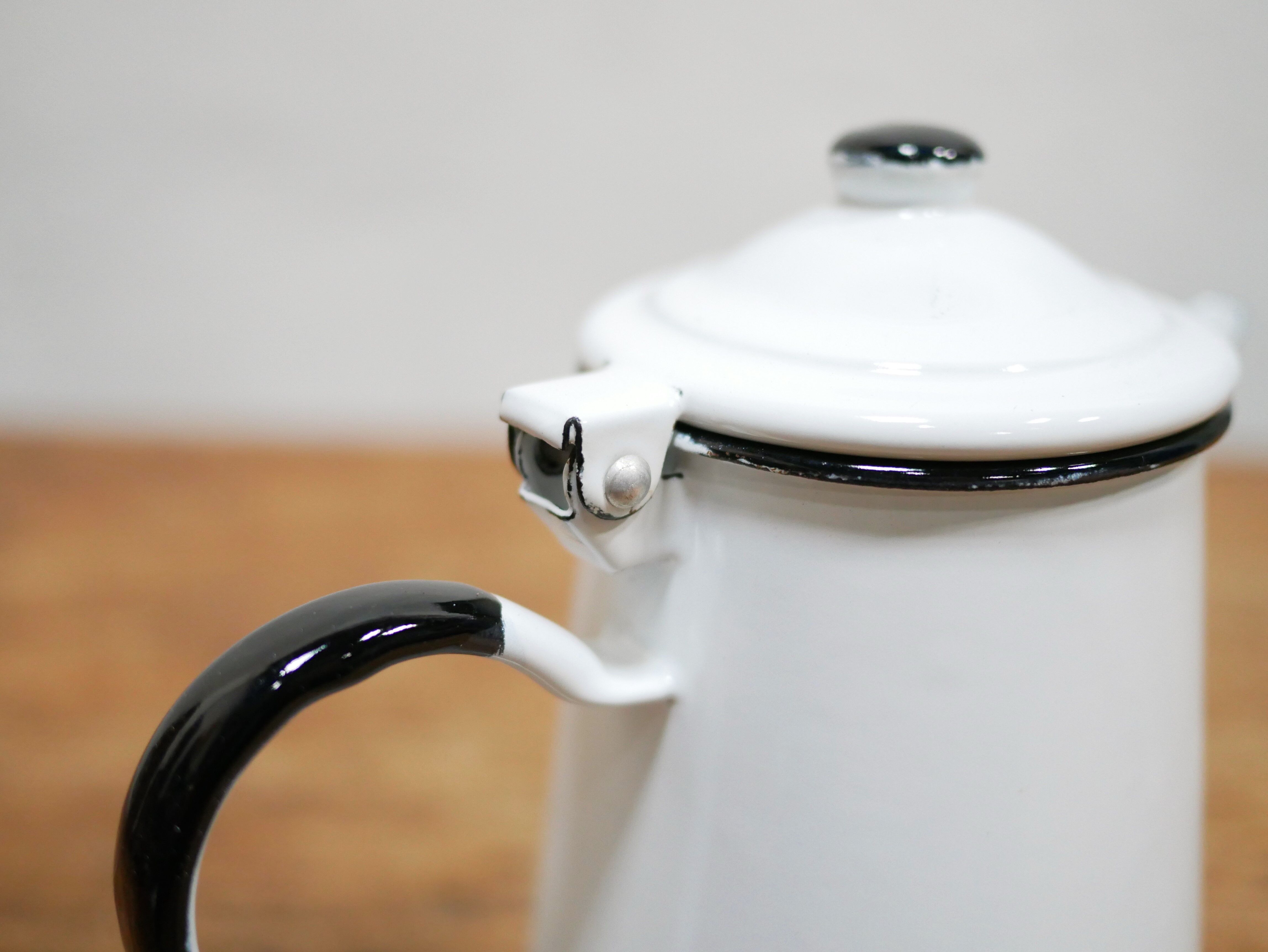 Vintage tea maker in enamelled sheet metal