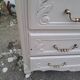 Commode de style louis xv  peinte