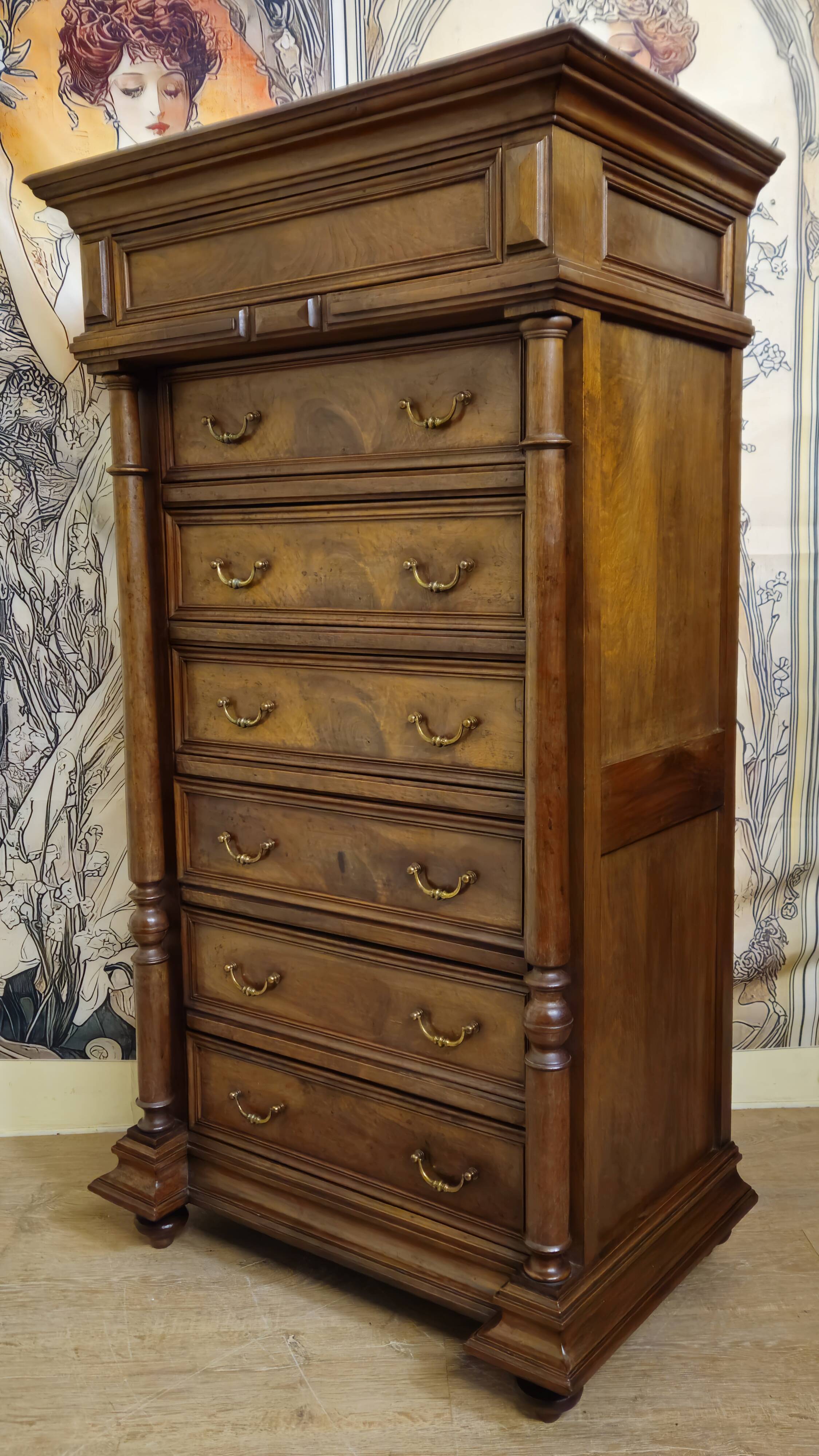 Chest of drawers / chiffonnier in solid walnut, Napoleonic III period – 19th century