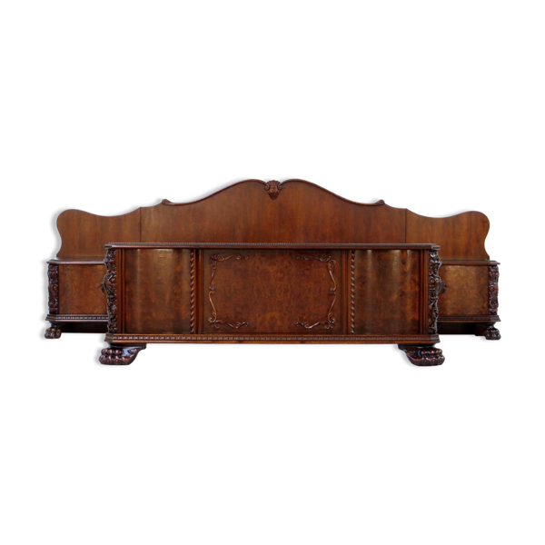 Ensemble de chambre en noyer sculpté à la main avec griffe de lion, 19ème siècle