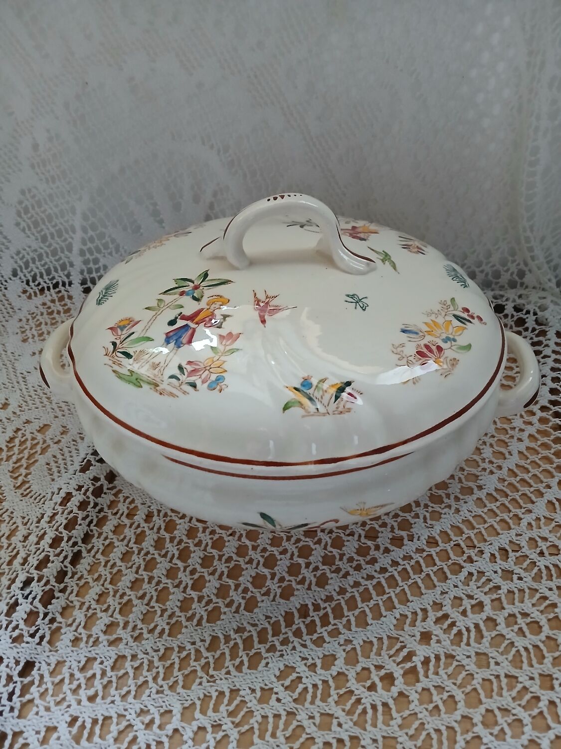 Longwy "Old Moustier" soup tureen