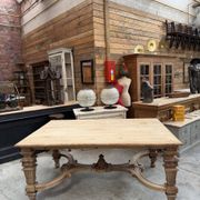 Table atypique fin XIXème