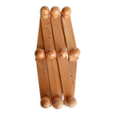 Porte-manteau mural ancien accordéon en pin foncé, 10 patères en bois