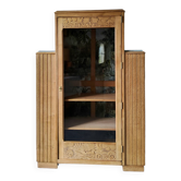 Armoire en chêne sculptée