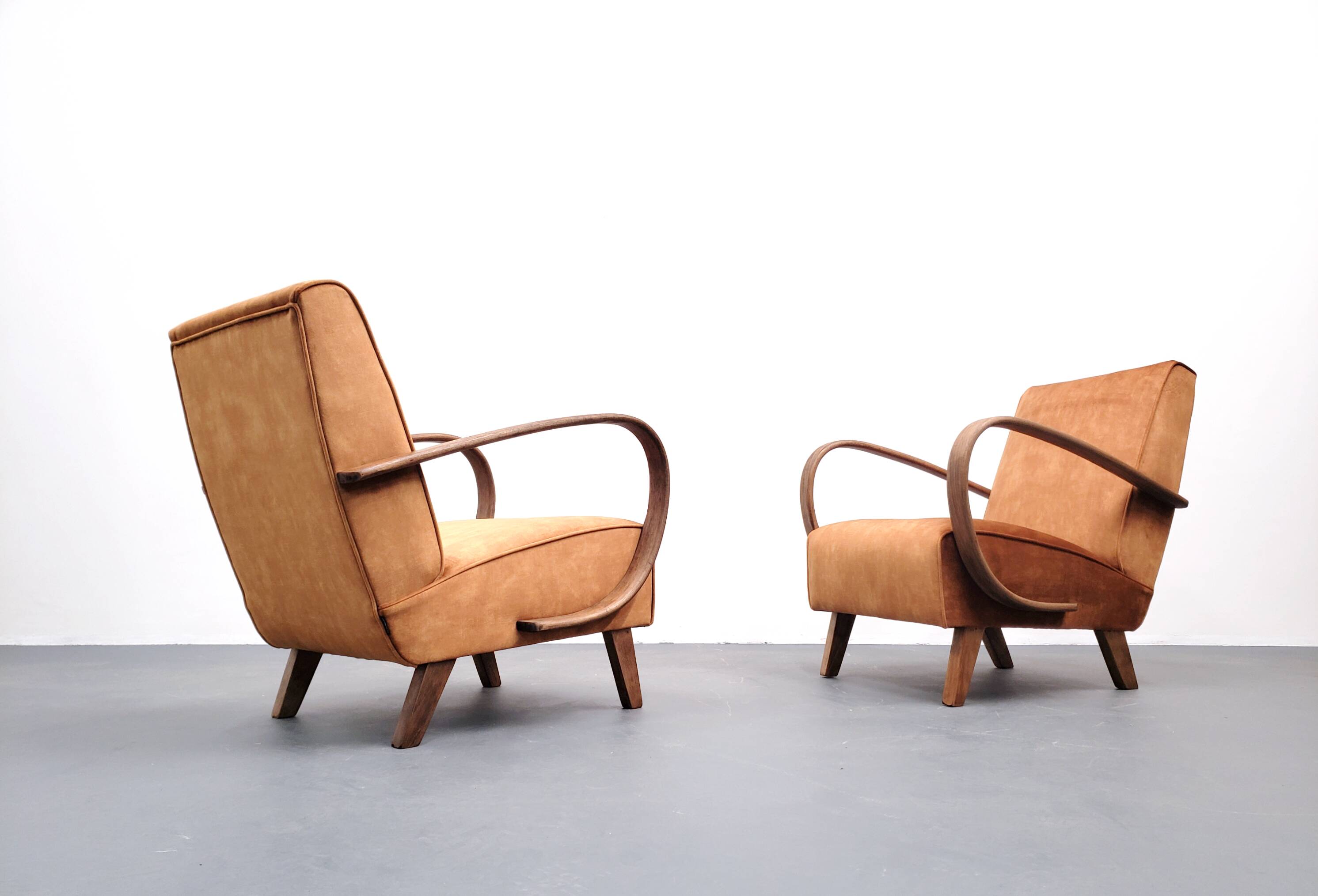 1930 Jindrich Halabala Bentwood Armchair in Rust Brown Velvet