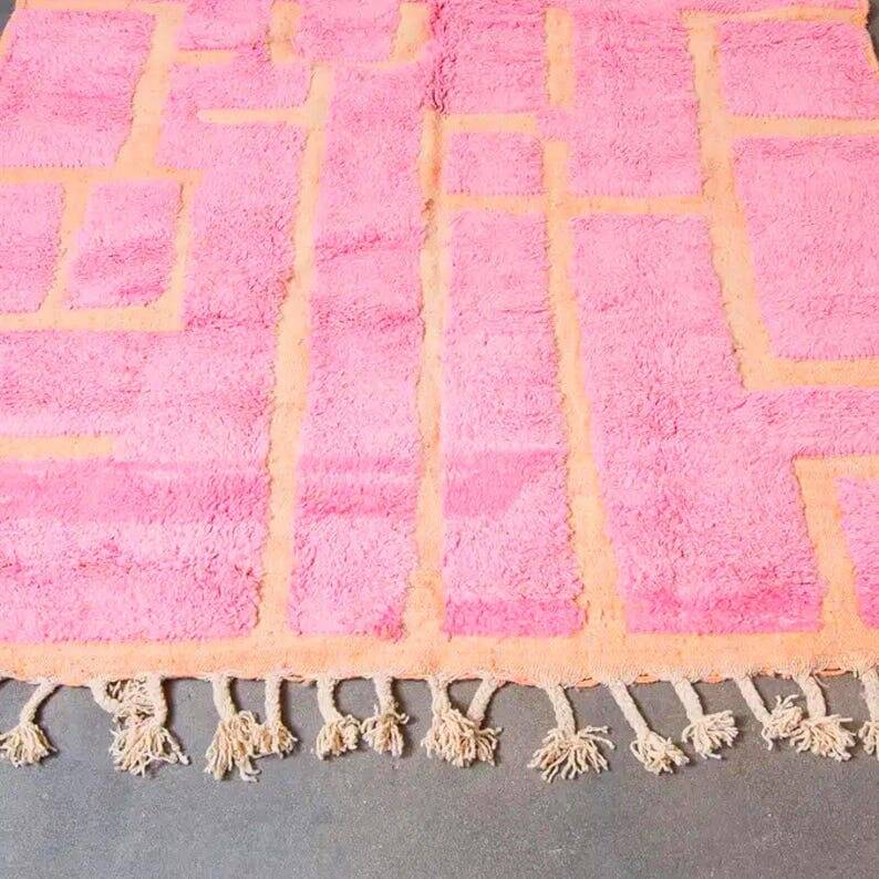 Traditional handmade Berber rug in pink, size 150 x 260 cm.