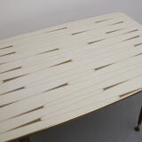 1950s extendible coffeetable in formica