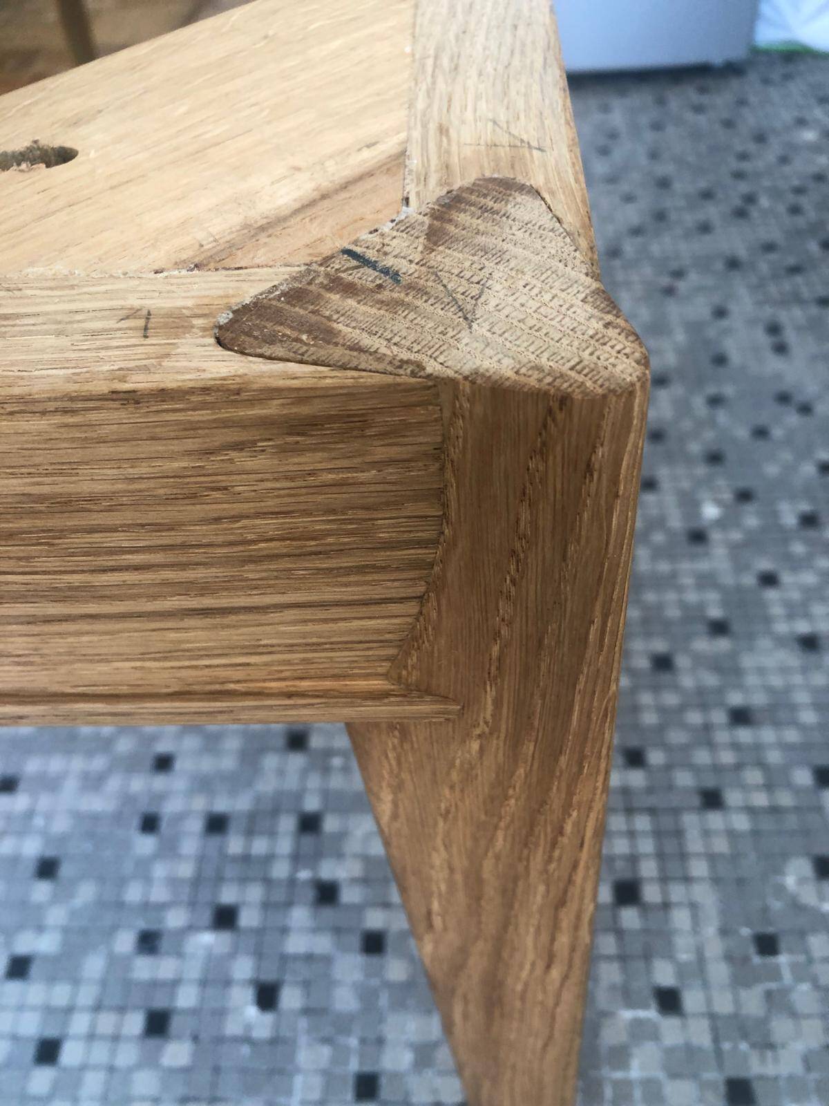 Table à manger sur-mesure en chêne massif — style scandinave - ébéniste