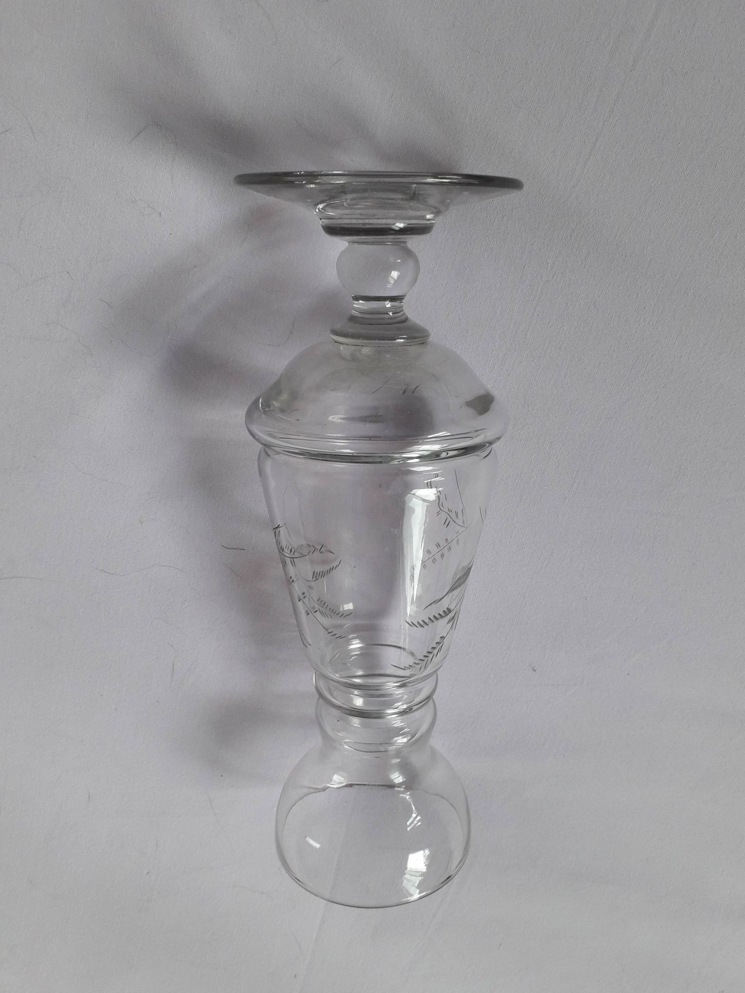 Vase vintage en verre ciselé