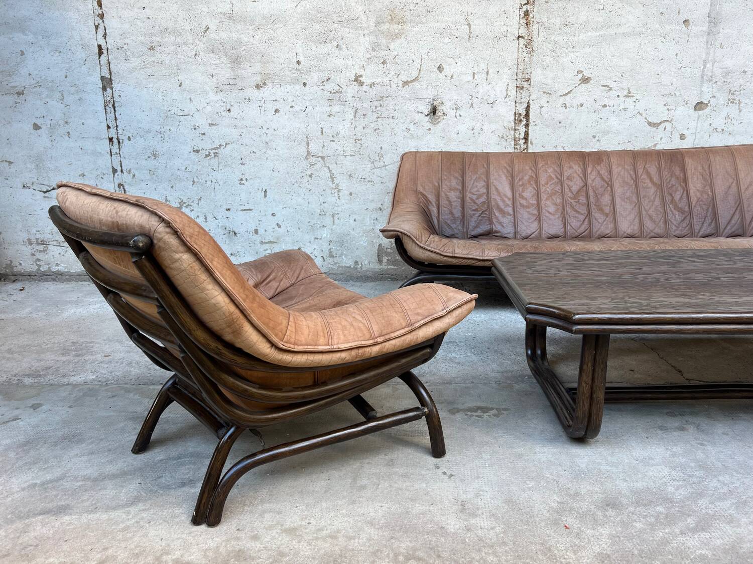 Sofa set with 2 armchairs and coffee table in banbou and leather 1970
