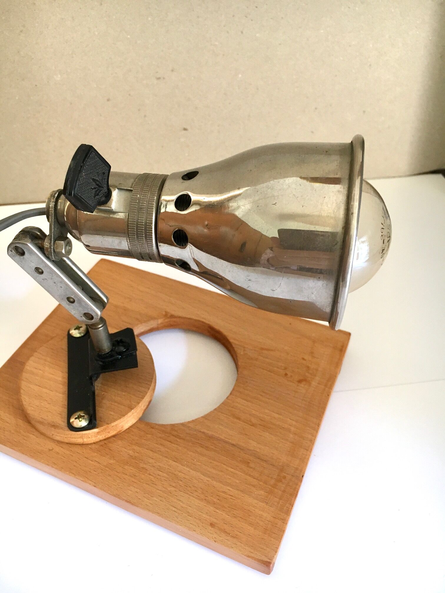 1950 singer mark spot lamp