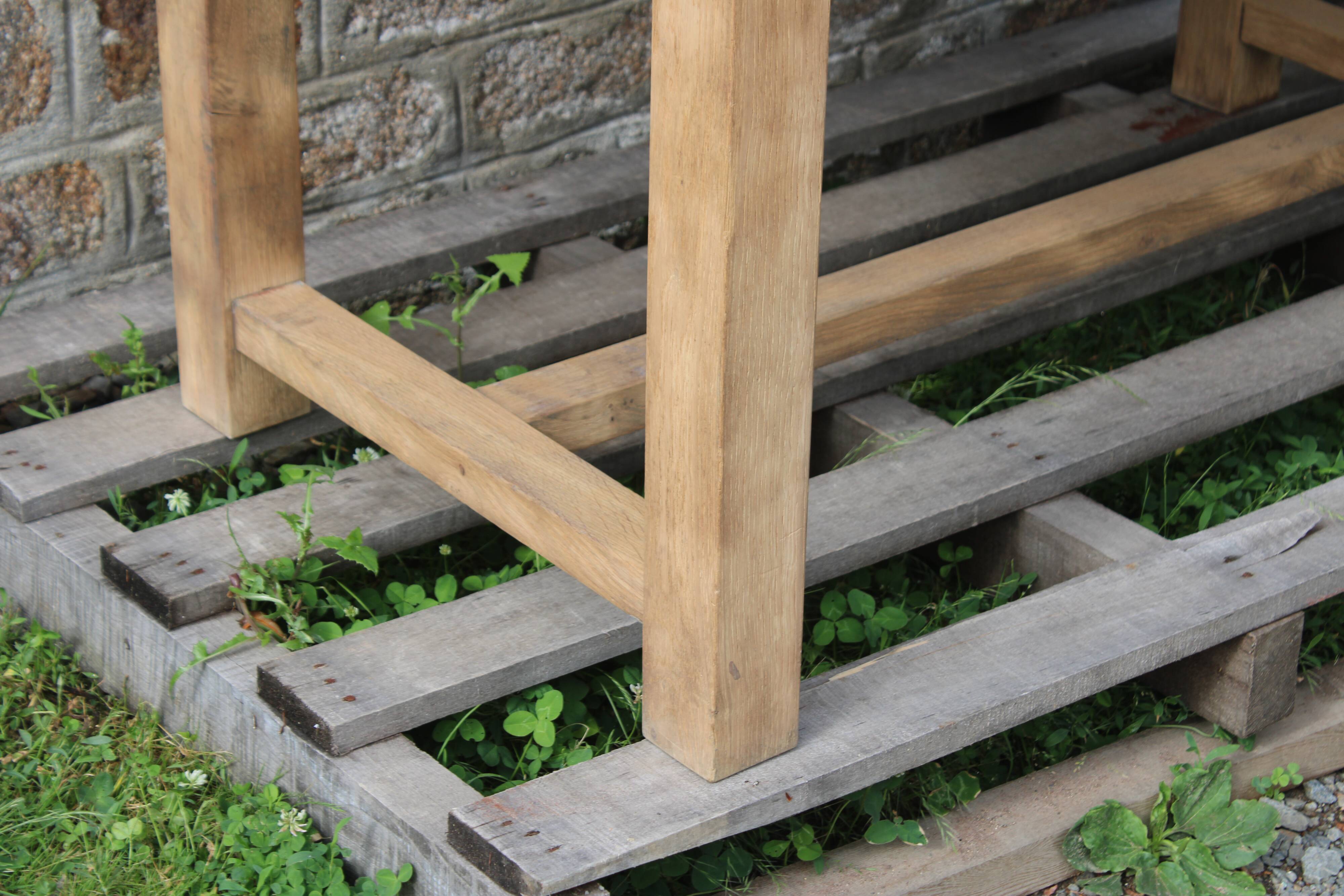 Solid oak farmhouse table – 4 to 6 diners