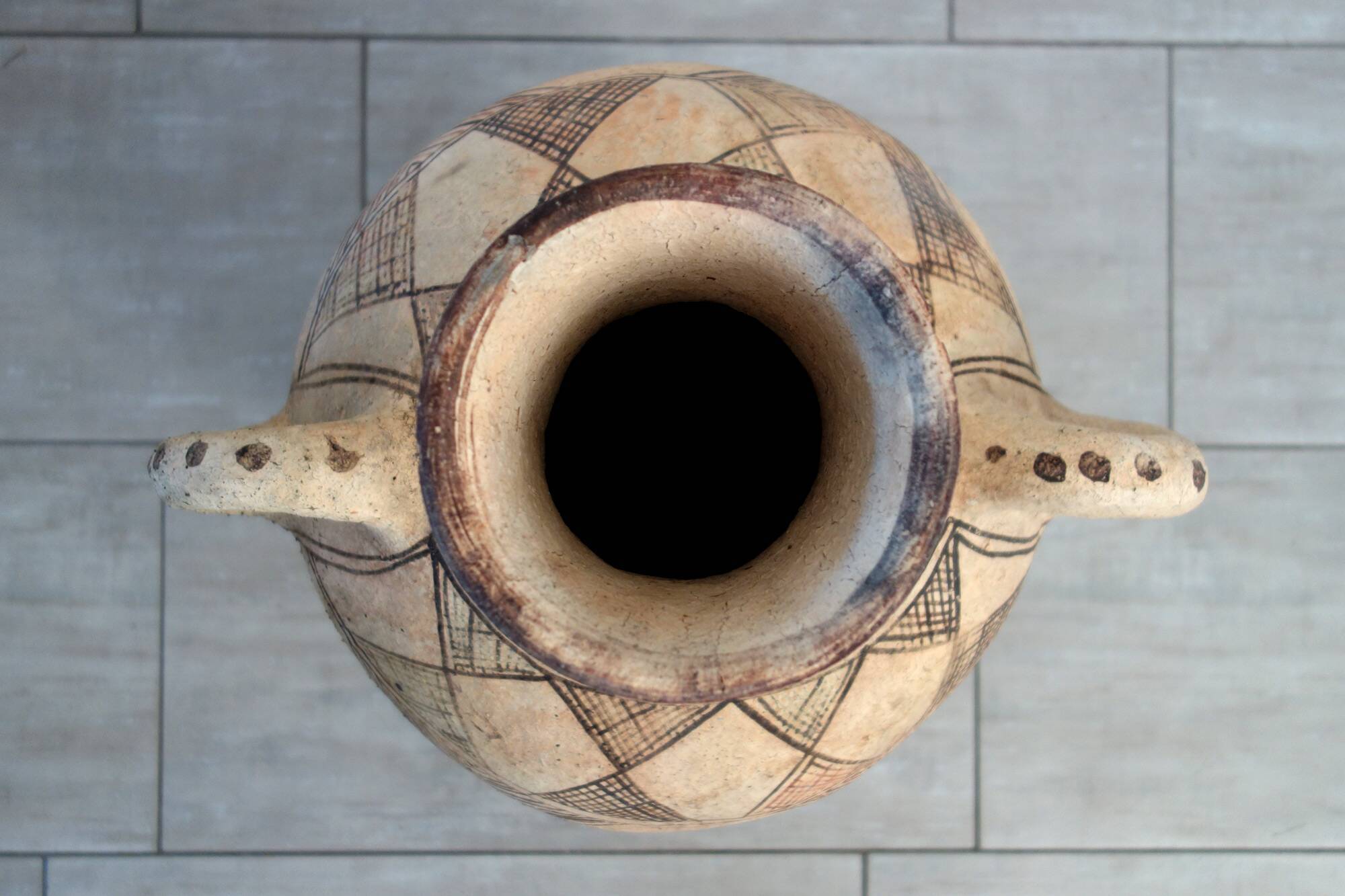 Large terracotta jar from the Rif, Morocco H70cm