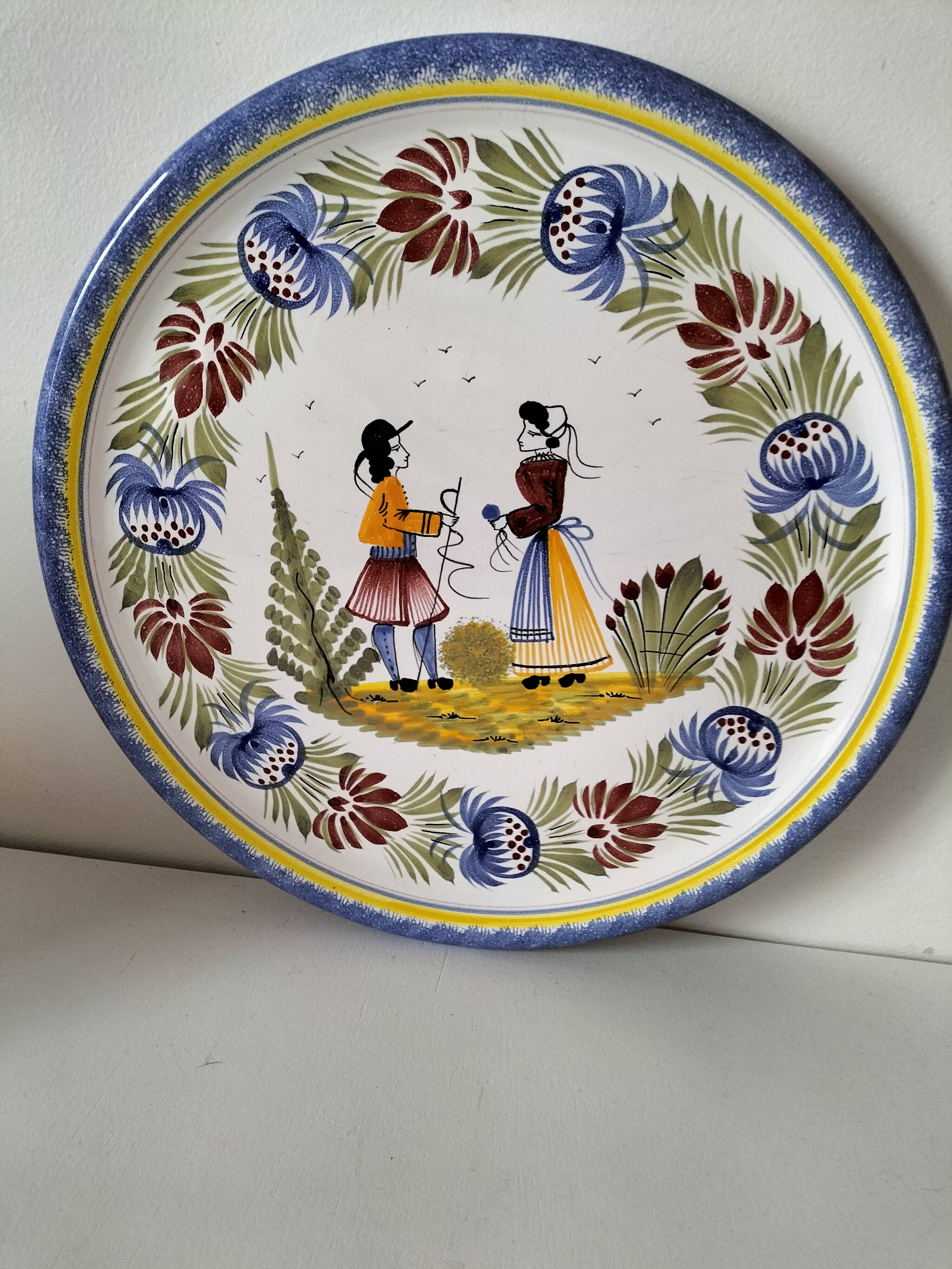 Large plate HB Henriot Quimper decor Tradition 32 cm