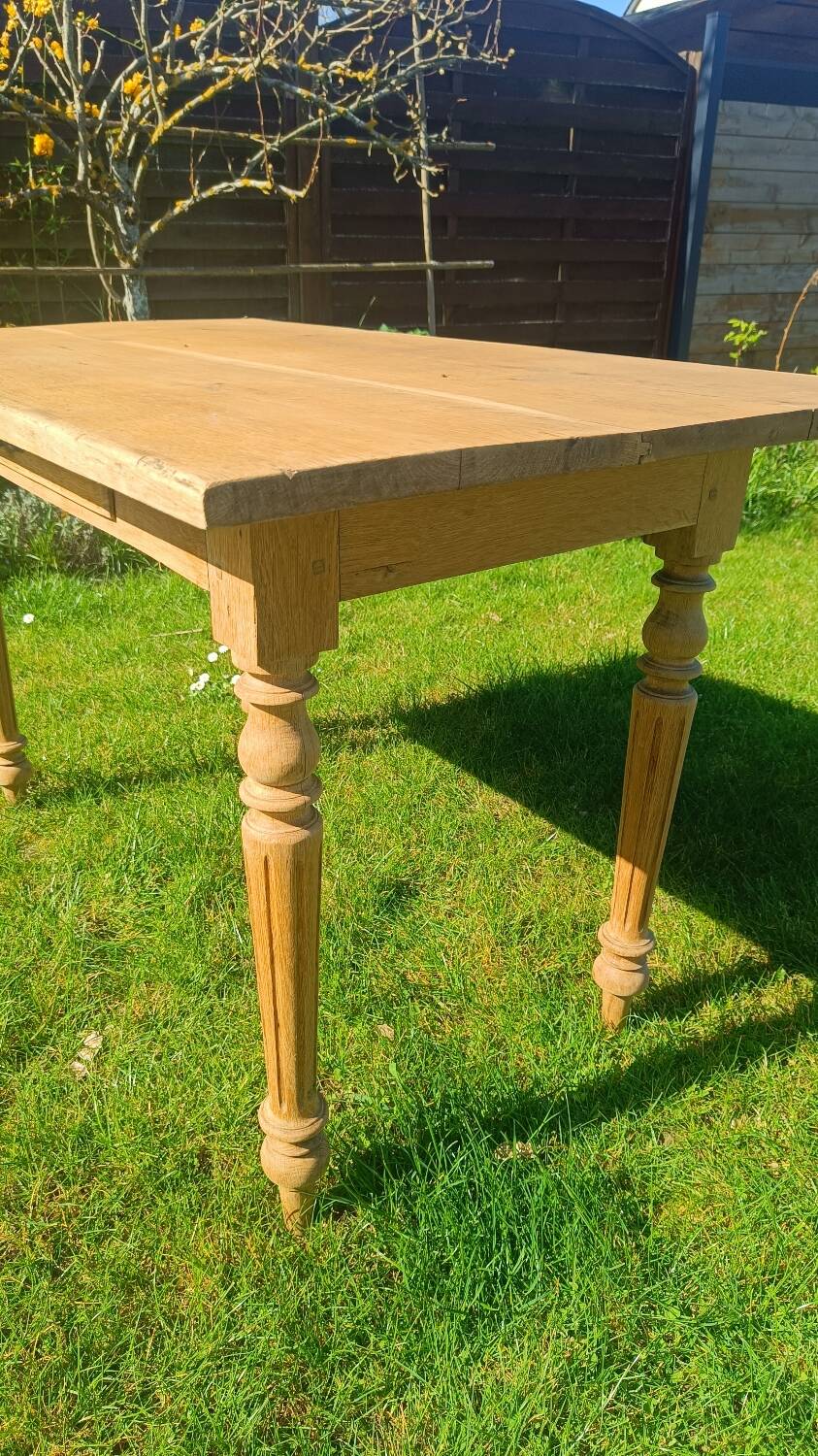 Farm table with turned legs
