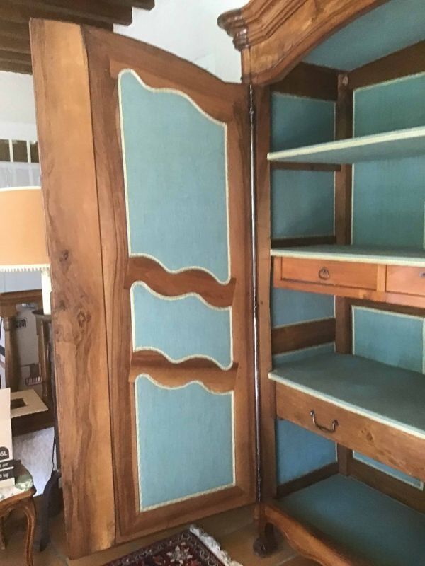 Louis XV wardrobe "Gendarme hat"
