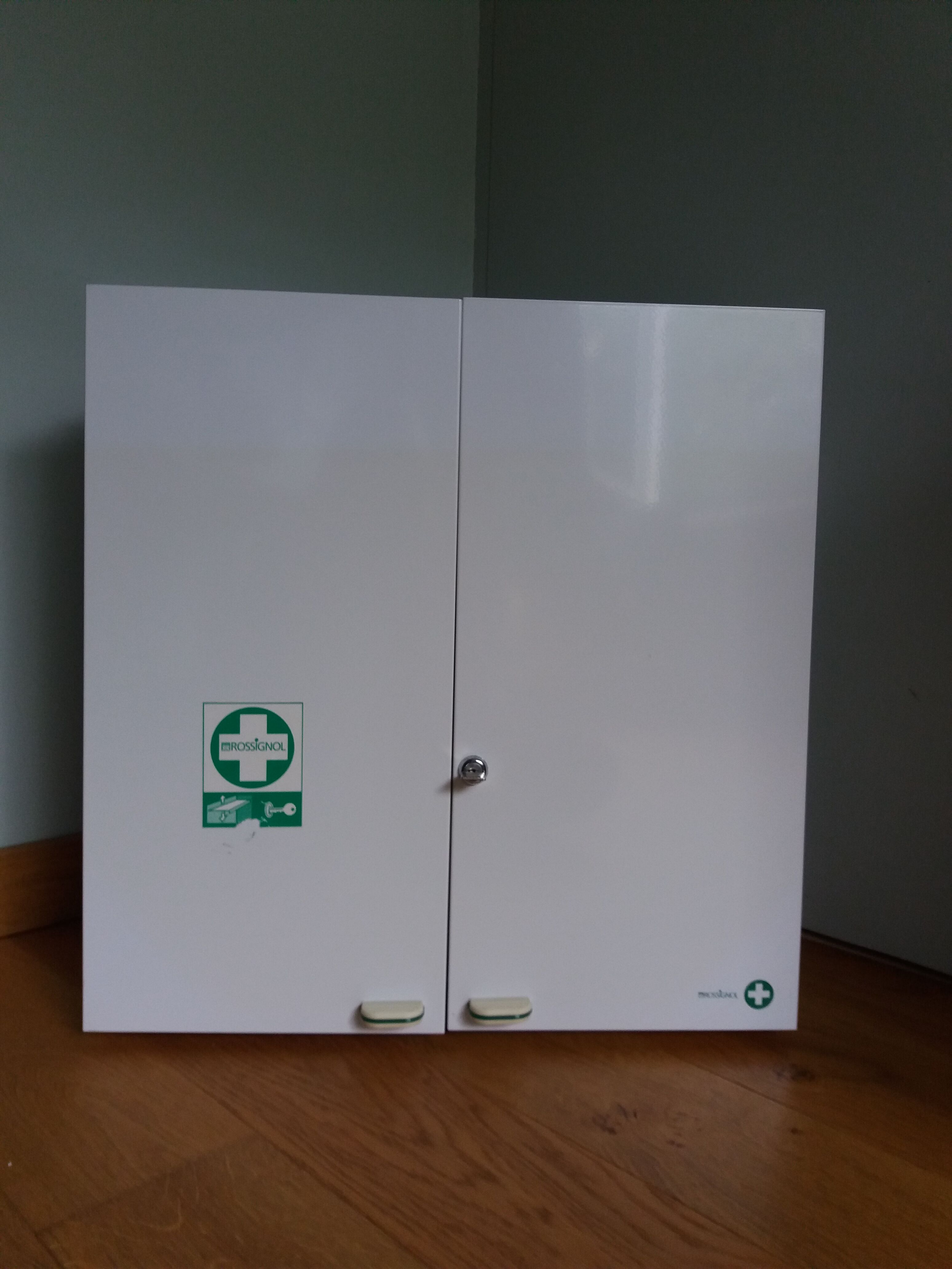 Rossignol medicine cabinet