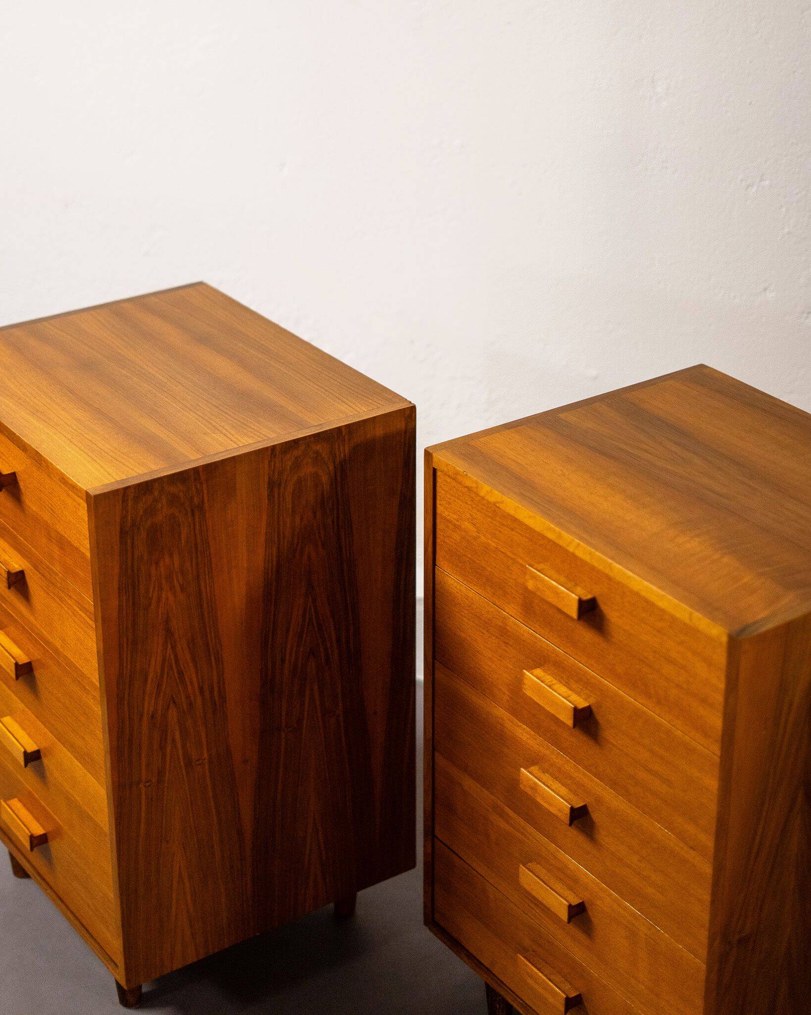 Mid-century bedside table or chest of drawers