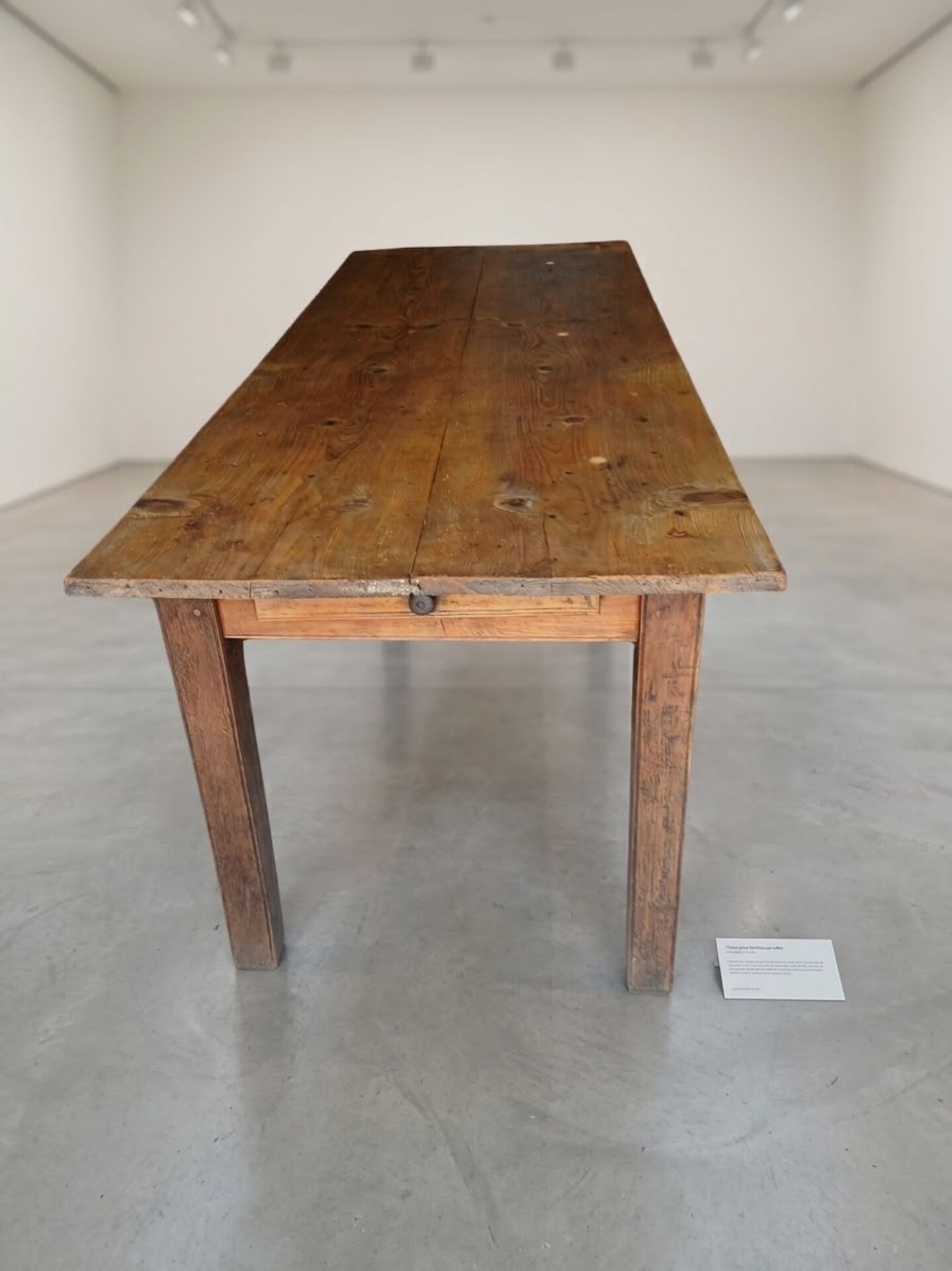 Farm table