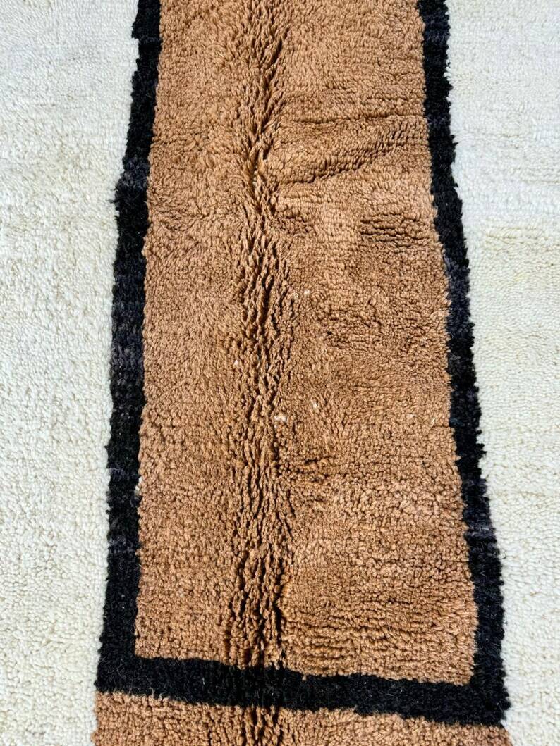 Magnificent handcrafted Berber rug 200cm x 300cm