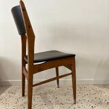 Scandinavian chair in wood and black imitation leather