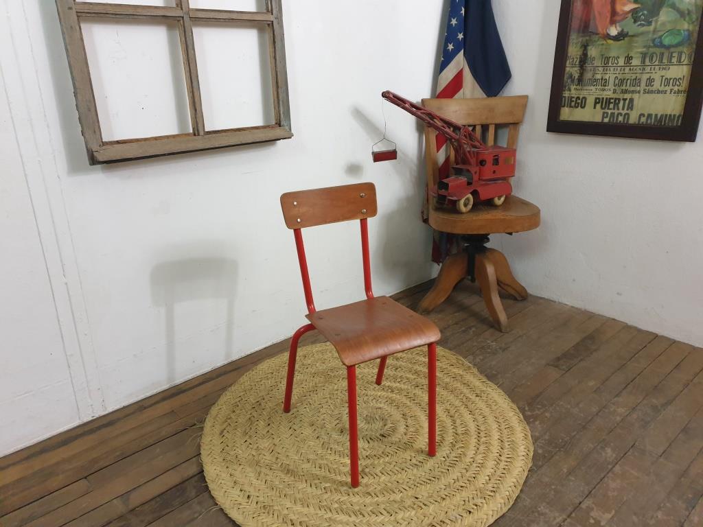 Chaise d'école enfant