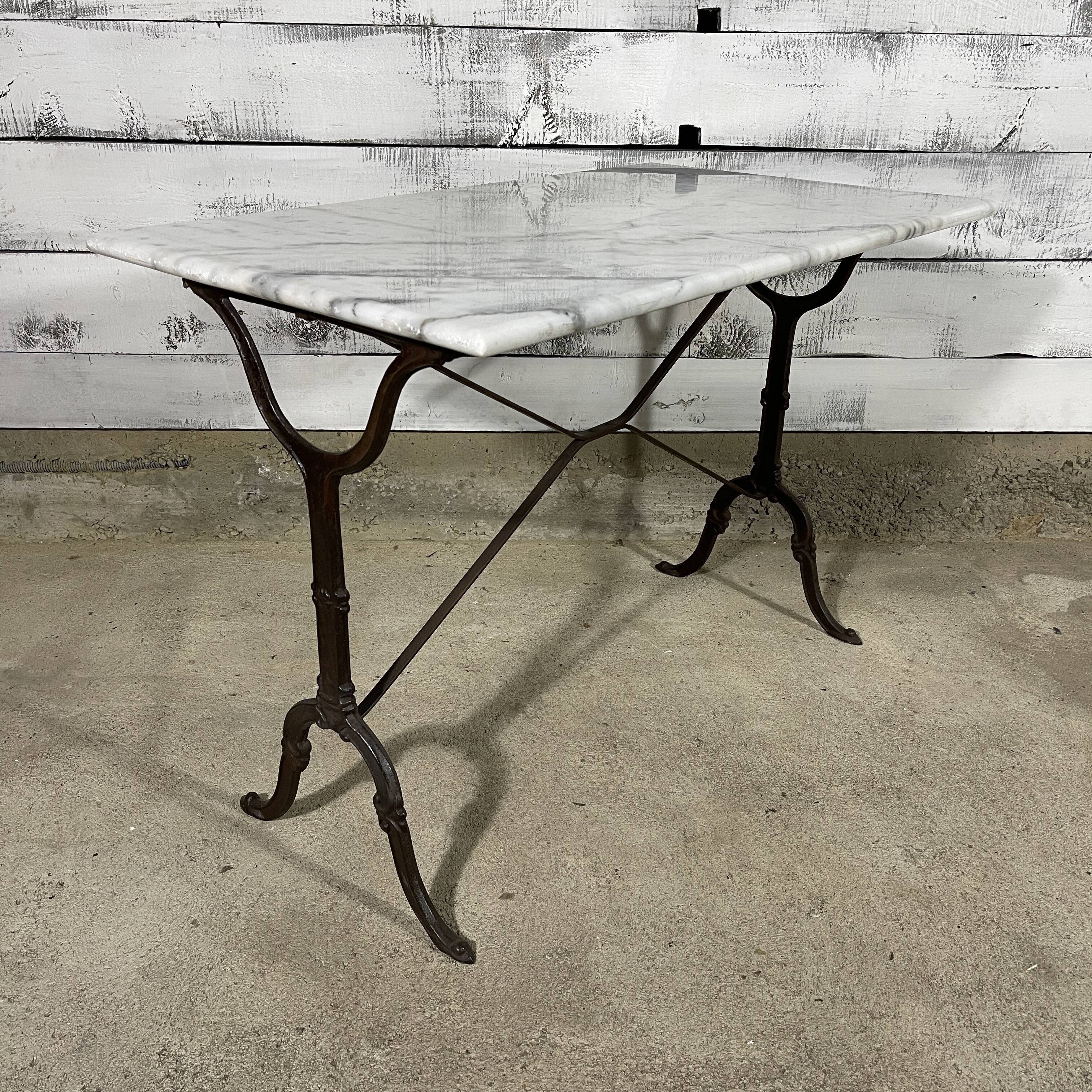 Table bistro marble tray