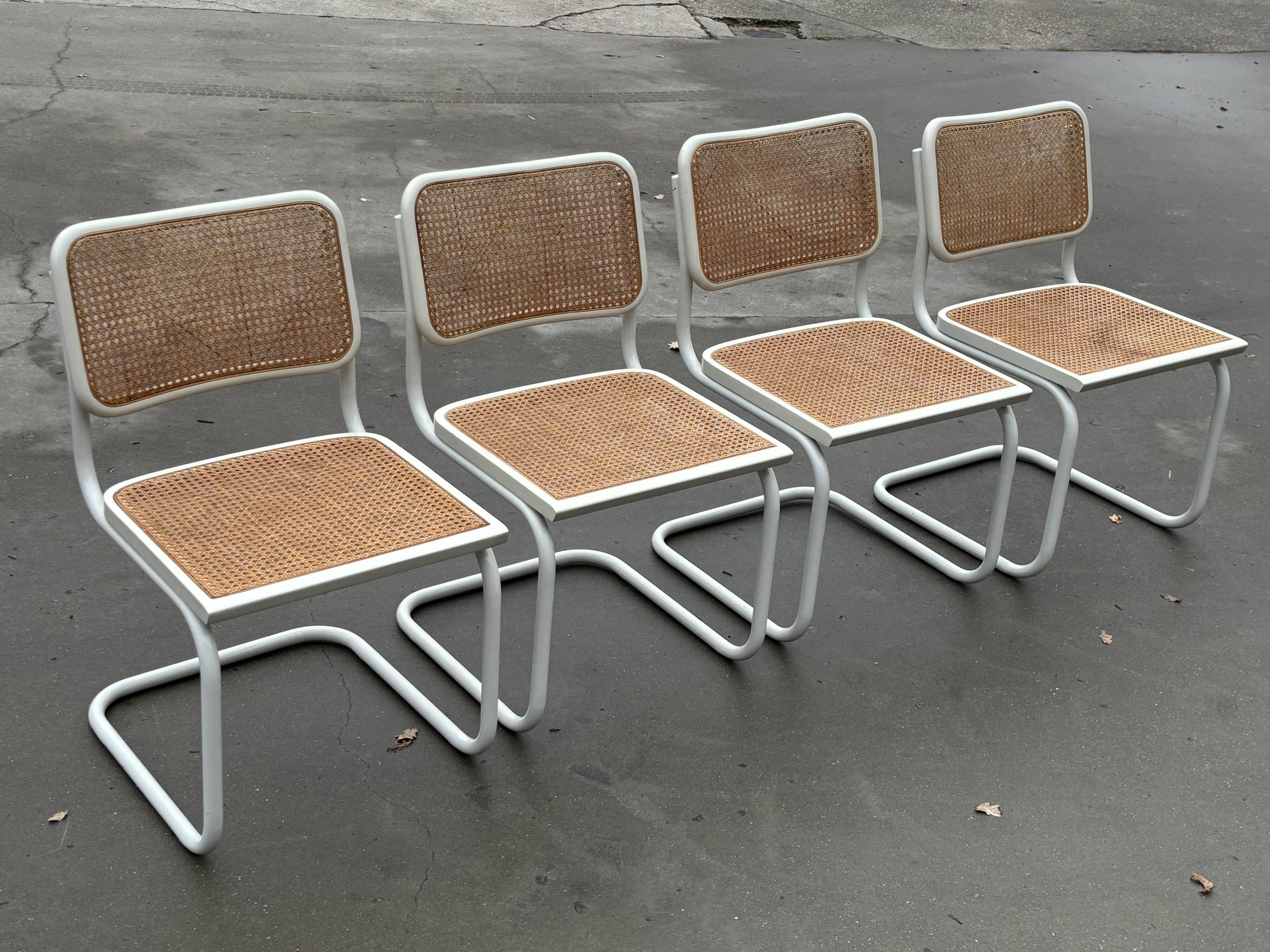 Lot de 4 chaises Cesca modèle b32 par Marcel Breuer Design