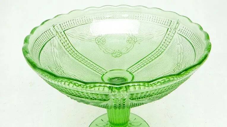 J1N Huta Ząbkowice green plate in Art Nouveau style