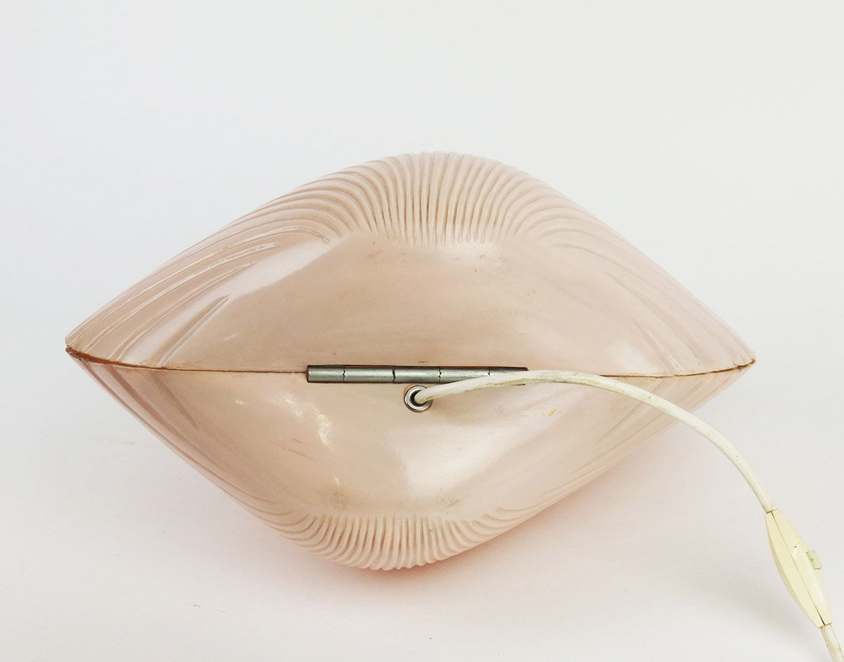Shell lamp design Michèle Mahé, distributed to Disderot