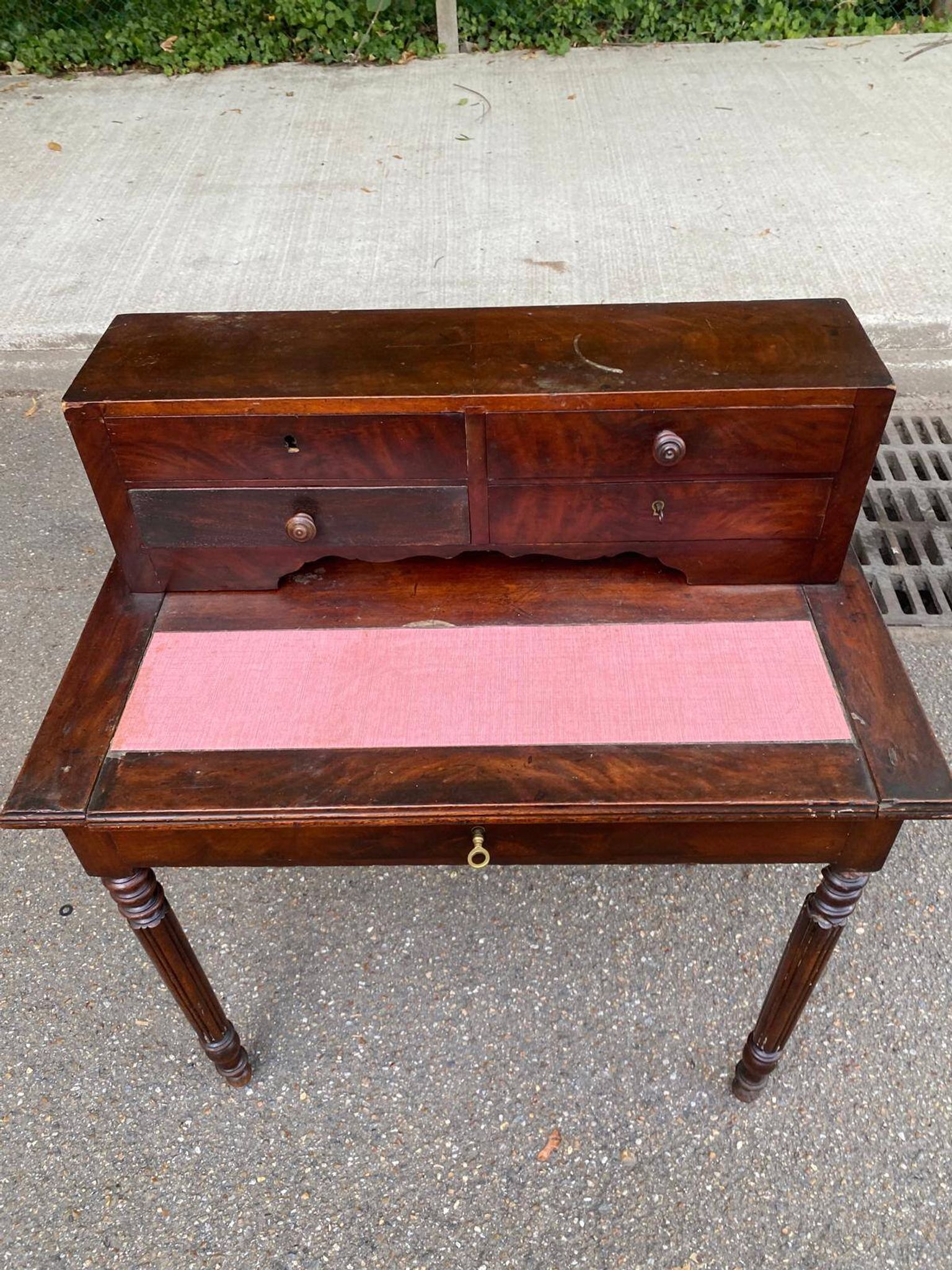 Happiness desk of the day with 19th-century storage.