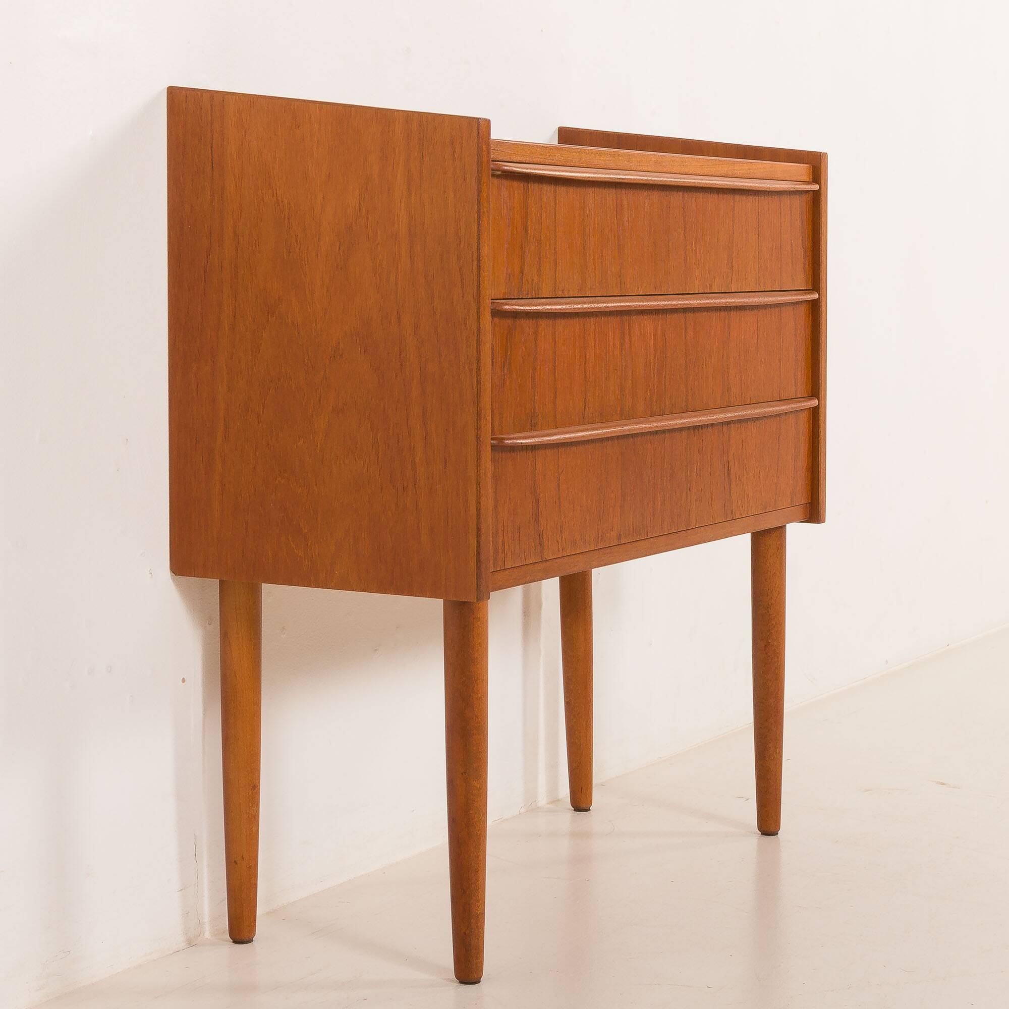 Commode danoise en teck, années 1960
