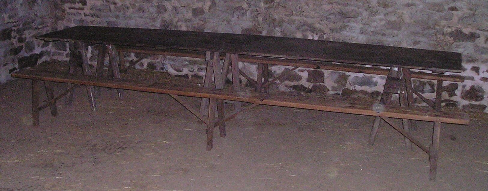 Rustic tray table with 3 trestles and 2 benches, 4 meters long