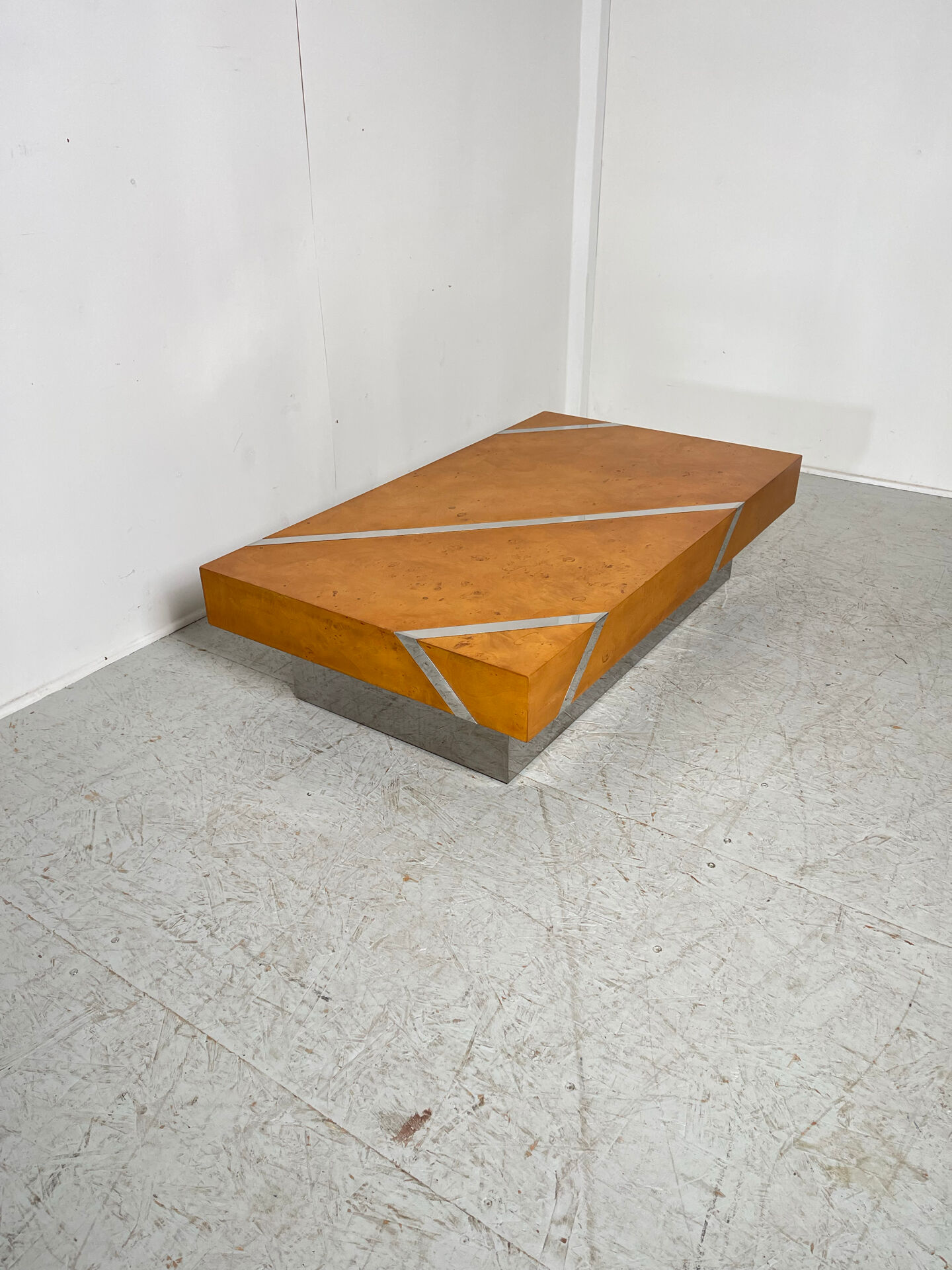Table basse en loupe D’orme 1970