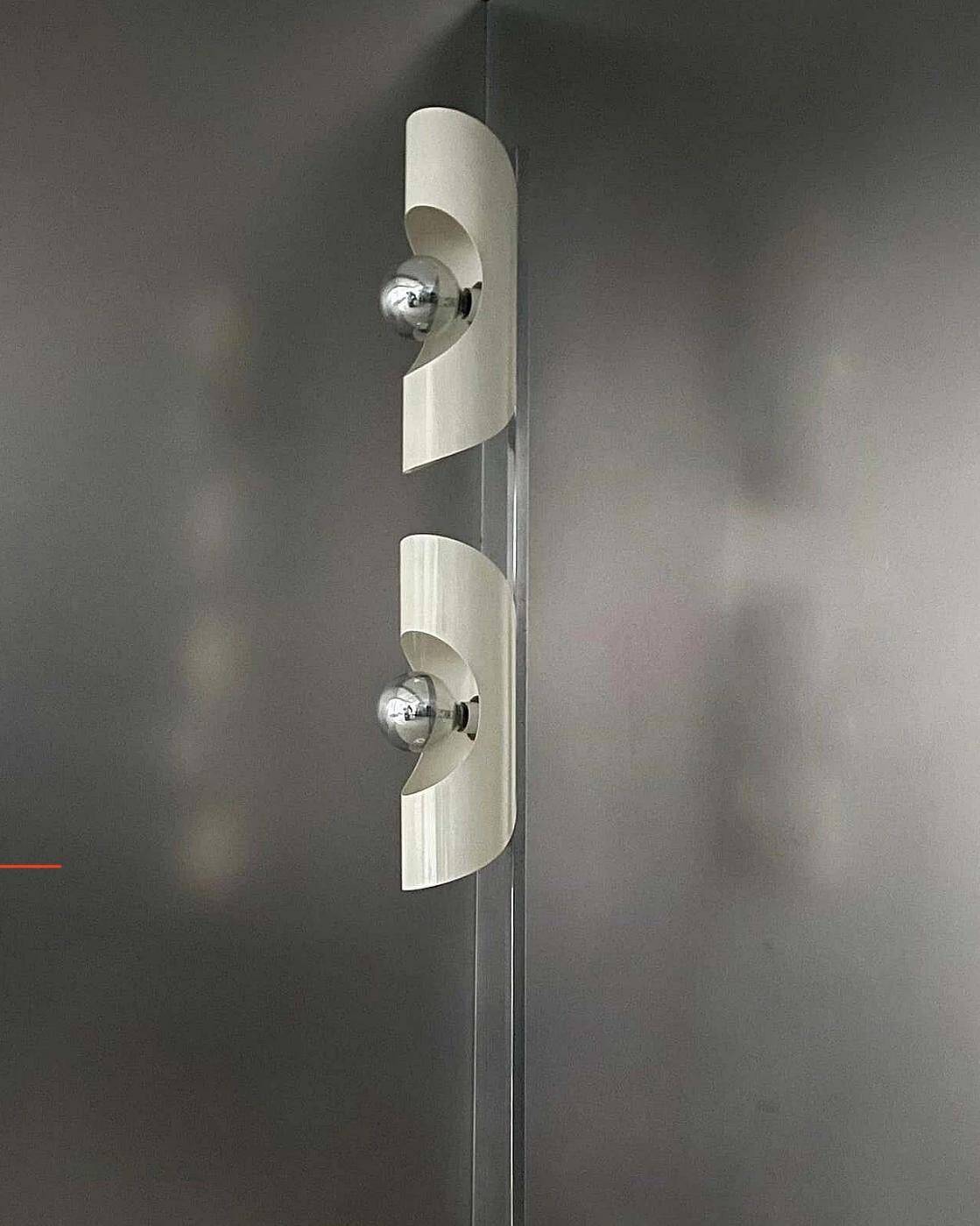 Vintage Space Age Floor Lamp in Steel and Chrome , 1970's Italian Floor lamp