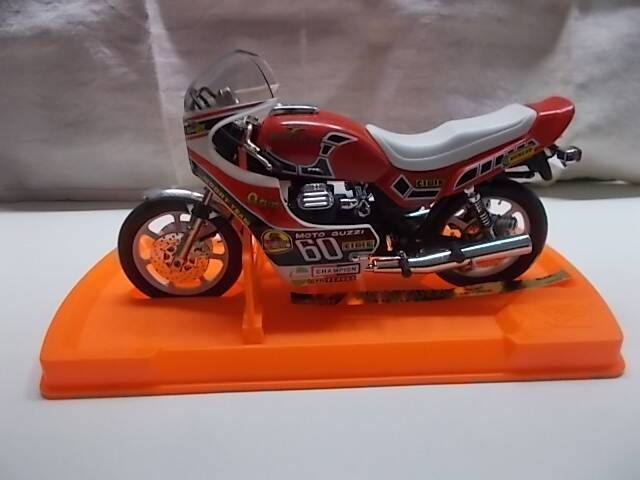 Miniature motorcycle collection Moto Guzzi V65 Lario Carrera