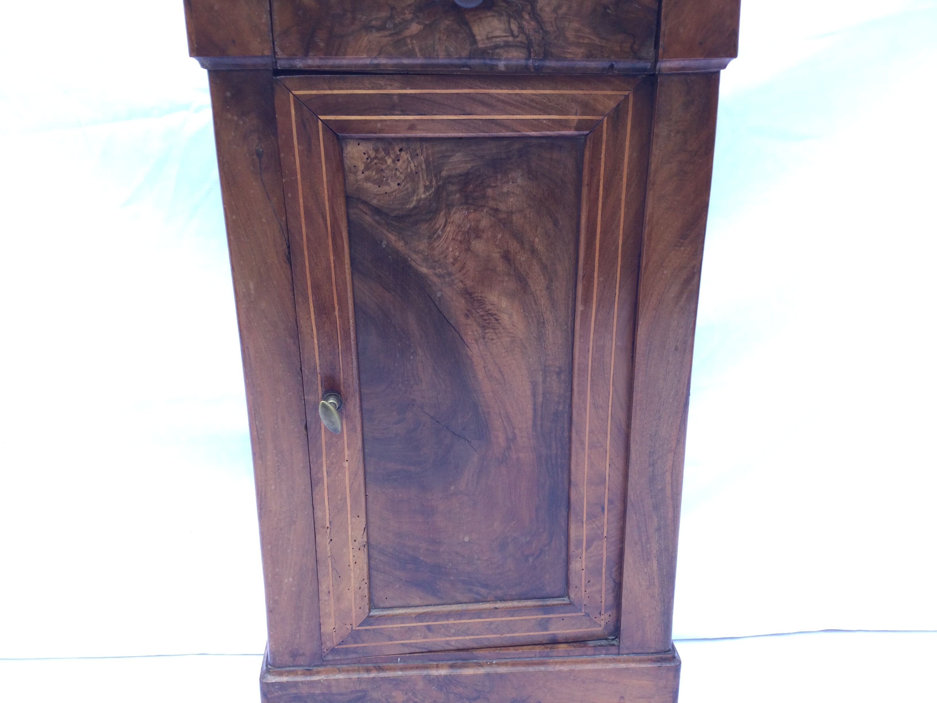 Table de nuit de style louis philippe